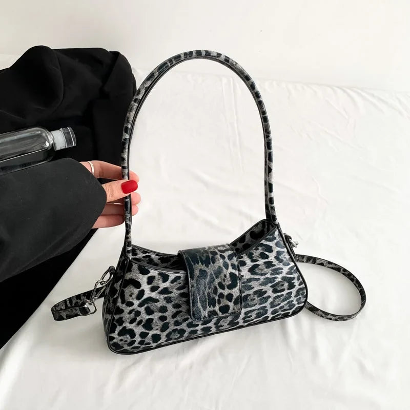 Bolso de hombro con estampado de leopardo