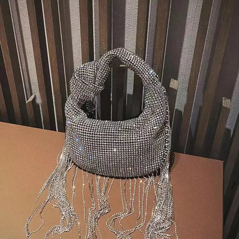 Bolso de noche con borlas