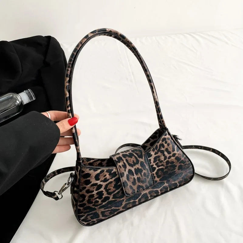 Bolso de hombro con estampado de leopardo