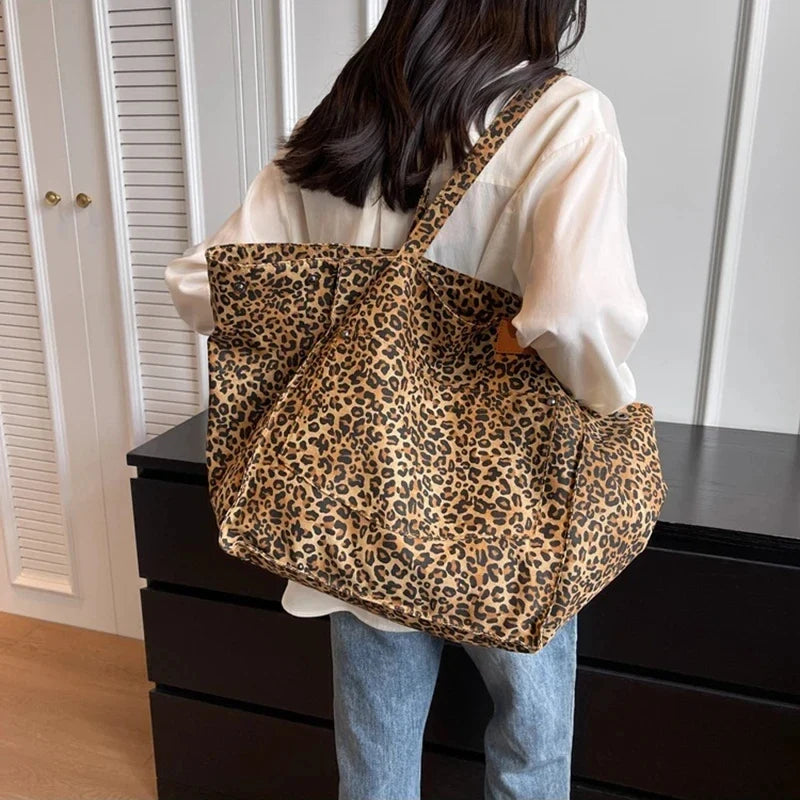 Bolso con estampado de leopardo