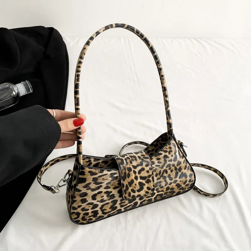Bolso de hombro con estampado de leopardo